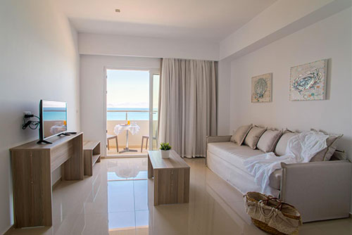 Deluxe apartment with sea view - three guests